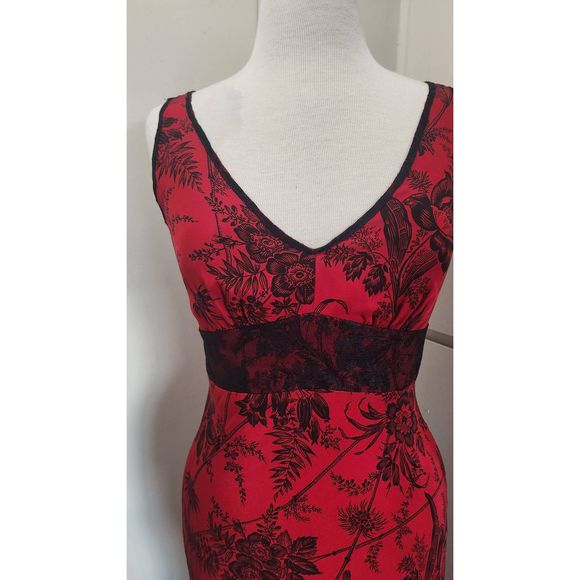 Betsey Johnson Vtg. Red/Blk Floral Maxi Dress, Blk Lace Trim, Slvls. V-Neck, Sml - Picture 1 of 13
